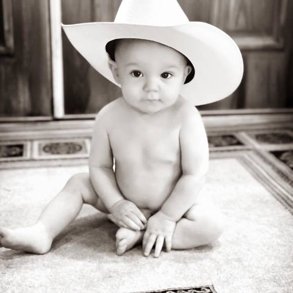 Meet your Posher, Christina - Picture 1 of 1